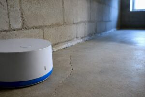 Boîtier pour mesurer le radon dans un sous-sol